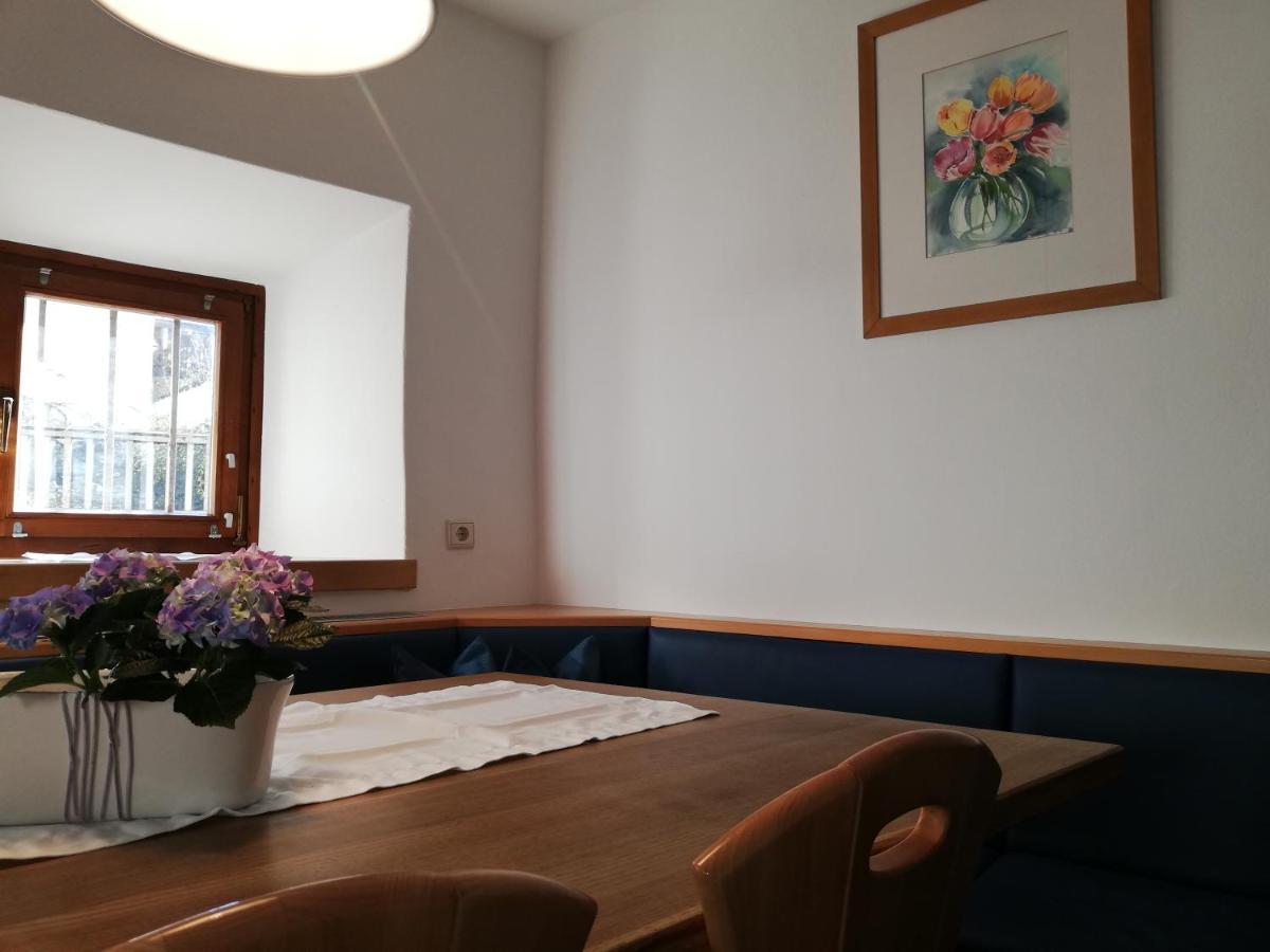 Ansitz Grustdorf Apartment Appiano Sulla Strada Del Vino Luaran gambar