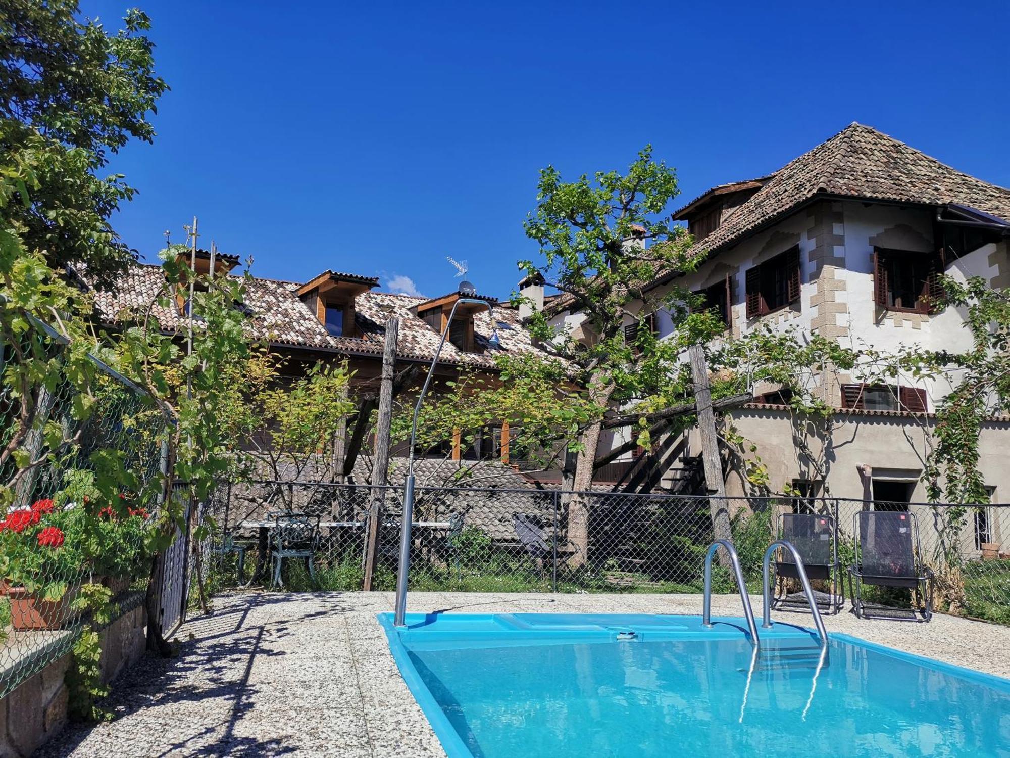 Ansitz Grustdorf Apartment Appiano Sulla Strada Del Vino Luaran gambar