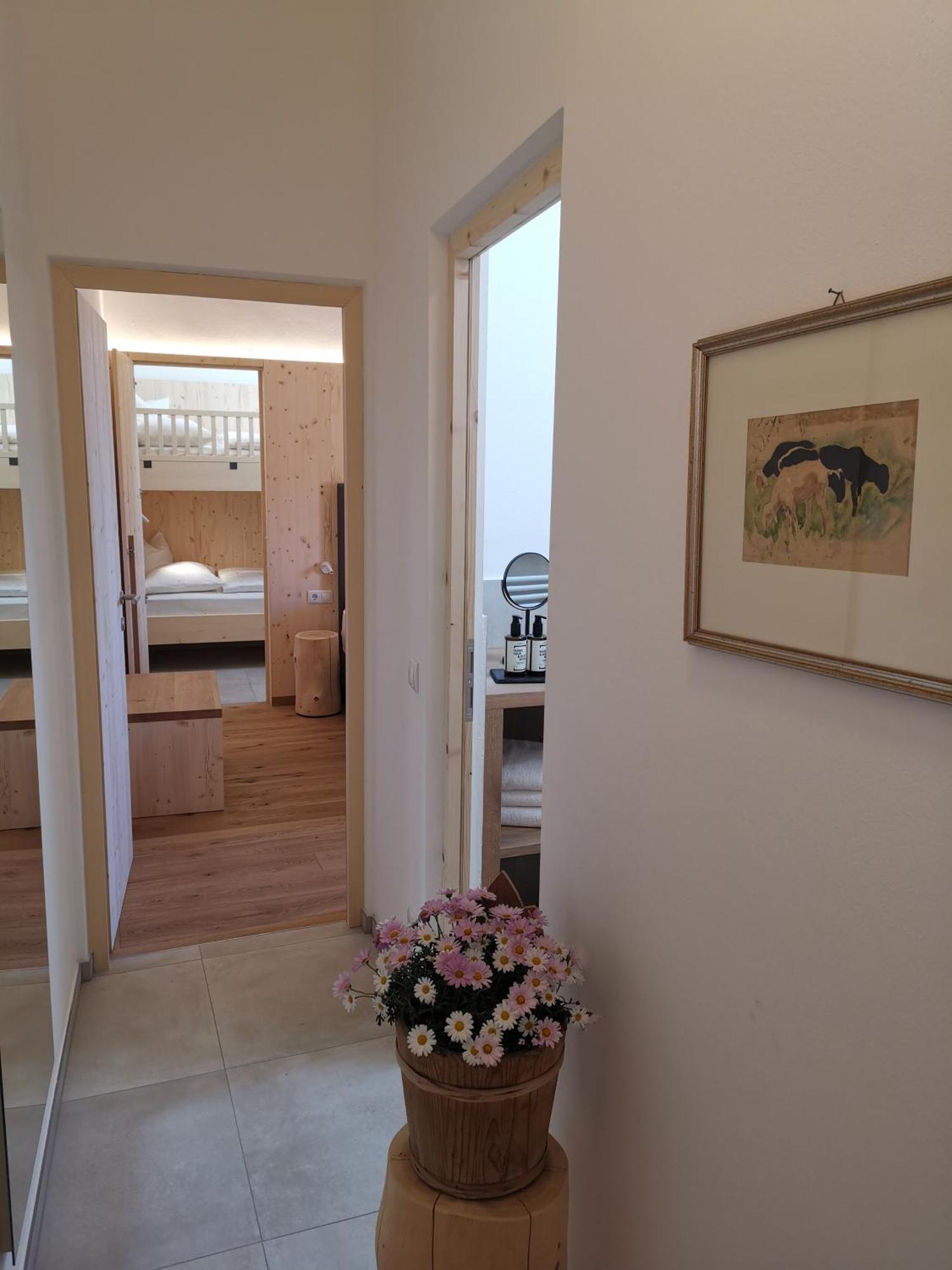 Ansitz Grustdorf Apartment Appiano Sulla Strada Del Vino Luaran gambar