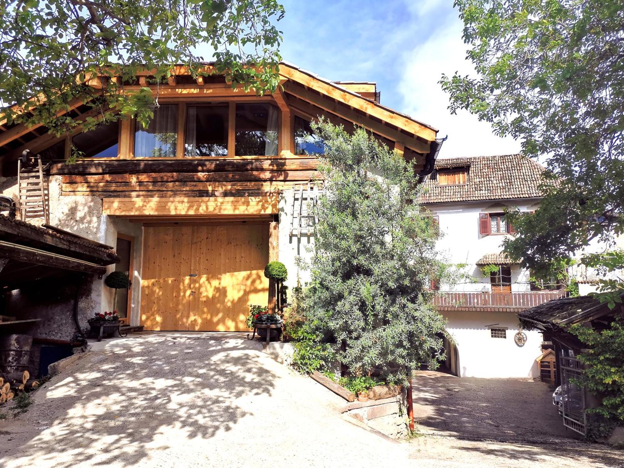 Ansitz Grustdorf Apartment Appiano Sulla Strada Del Vino Luaran gambar